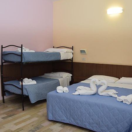 Hotel Annetta リミニ エクステリア 写真