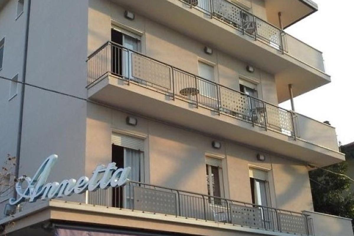 Hotel Annetta リミニ エクステリア 写真