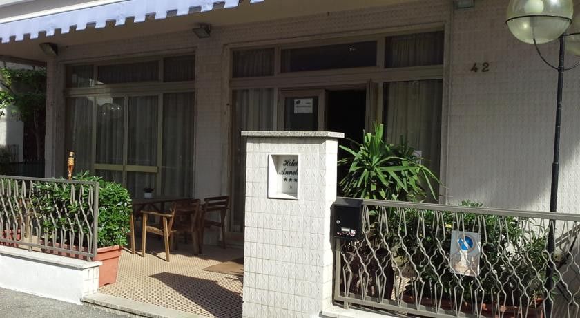 Hotel Annetta リミニ エクステリア 写真